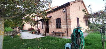 Casale, ottimo stato, 970 m², Colli al Metauro