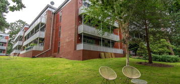 Flat to rent in Hawthorne Gardens, Moseley, Birmingham B13