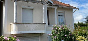 Très beau potentiel - maison avec jardin à rénover au coeur de la Côte Pavée