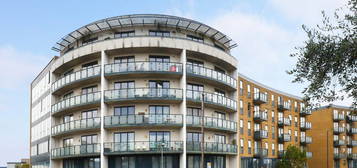 Flat to rent in Durnsford Road, Wimbledon, London SW19