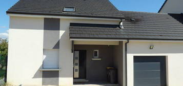 Location maison / basse consommation / 3 chambres / garage / terrasse / jardin / parking /1100 hors charges