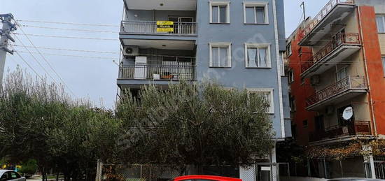 BORNOVA KARACAOĞLAN MAHALLESİNDE KİRALIK 2+1 DOĞALGAZLI DAİRE