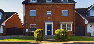 5 bedroom detached house to rent