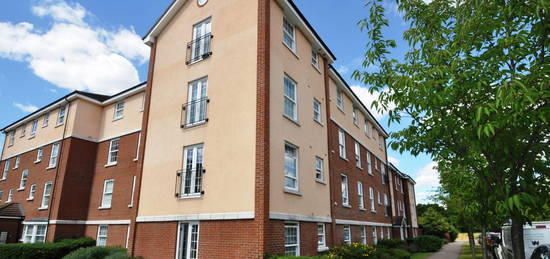 Flat to rent in Merrifield Court, Welwyn Garden City AL7