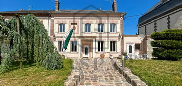 Maison 2 étages  à vendre, 8 pièces, 5 chambres, 237 m²