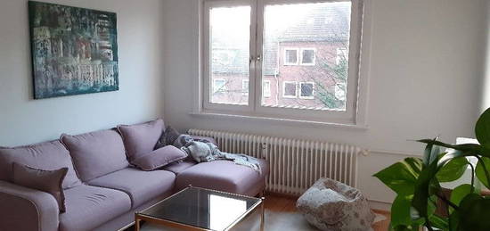 Helle 2,5-Zimmer-Dachgeschosswohnung in Hamburg-Dulsberg