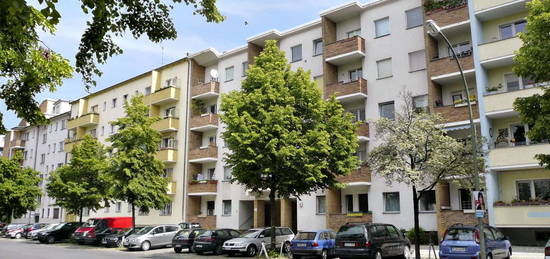 Erdgeschosswohnung mit Balkon und Einbauküche