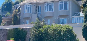 Maisonette to rent in Rock Road, Torquay TQ2