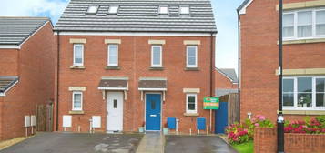 3 bed semi-detached house for sale