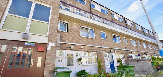 2 bed maisonette for sale