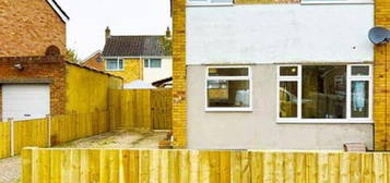 3 bedroom semi-detached house to rent