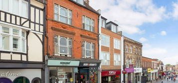 Flat to rent in Peascod Street, Windsor SL4