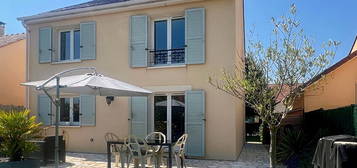 Maison  à vendre, 5 pièces, 4 chambres, 104 m²