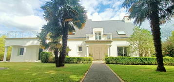 Maison La Chapelle Sur Erdre 7 pièce(s) 198.27m2