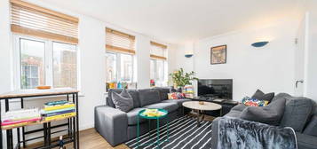 Flat for sale in Stoke Newington High Street, London N16