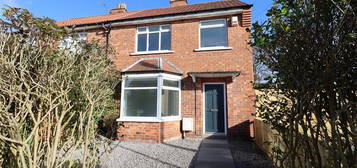 3 bedroom semi-detached house to rent