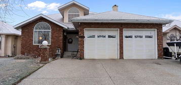 12 J Brown Pl, Leduc, AB T9E 6P9