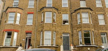 Flat to rent in Camden Hill Road, London SE19