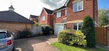 3 bed detached house to rent