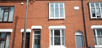 Terraced house to rent in Adderley Road, Leicester LE2