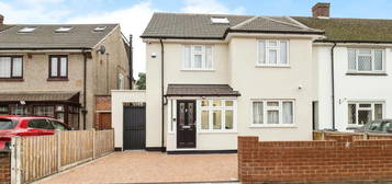 5 bedroom end of terrace house for sale