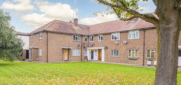 Flat for sale in Talma Gardens, Twickenham TW2