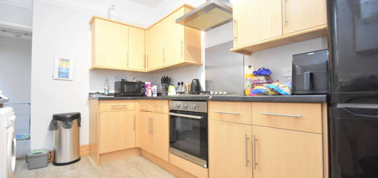 4 bed terraced house to rent