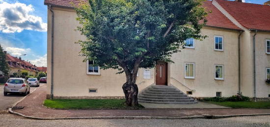 Ruhige Dreiraumwohnung mit Einbauküche