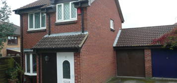 3 bed detached house to rent