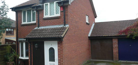 3 bed detached house to rent