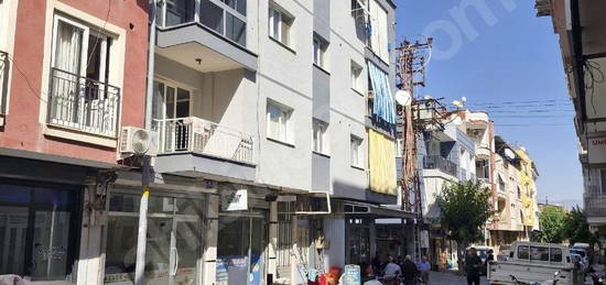 TURGUTLU ALTAY MAH SELÇUK SOKAK ÜZERİ DAİRE SATILIKTIR.