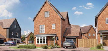 4 bed detached house for sale