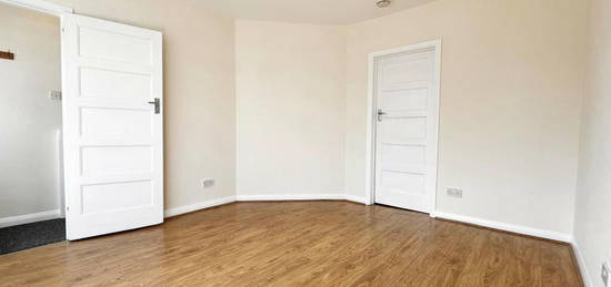 2 bedroom maisonette