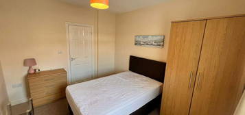 1 bedroom flat share