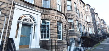 Town house to rent in North Castle Street, New Town, Edinburgh EH2