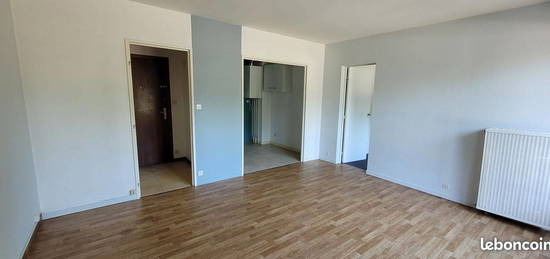 Particulier loue appartement T2 23m2 30 Guérande