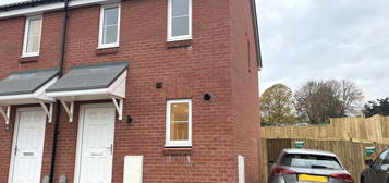 2 bed end terrace house to rent