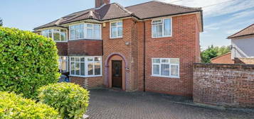 6 bedroom semi-detached house for sale