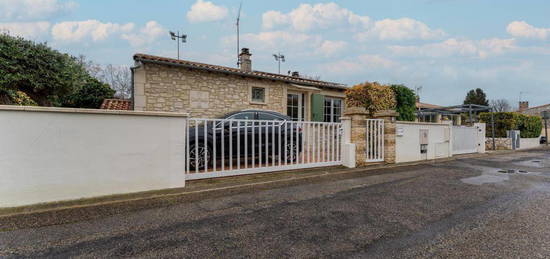 Villa T4 de plain-pied de 93m² édifiée sur une parcelle de 397m² à Milhaud