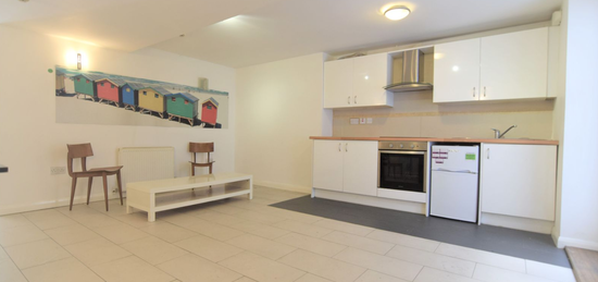 Flat to rent in Terminus Road, Brighton BN1