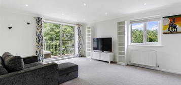 Flat to rent in Basing Road, Banstead SM7