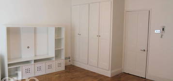 Studio to rent in Marshall Street, Soho W1F