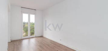 Vende Apartamento T3 em Vale da Amoreira