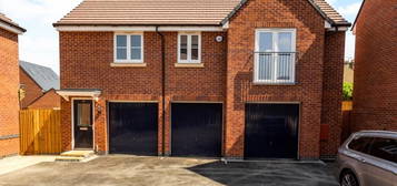 2 bedroom detached house