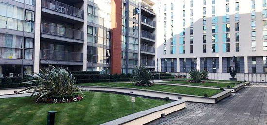 Flat to rent in Baltic Apartments 21 Western Gateway, London E16