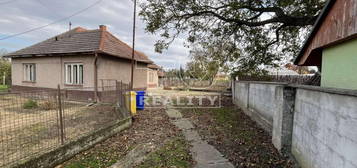 3 izb.RD, 109 m2? pozemok 795 m2, Kráľová n/V