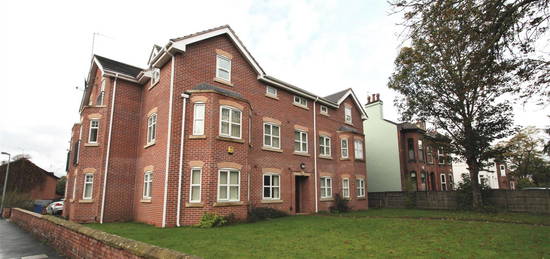 Flat to rent in Monton Court, Monton Road, Monton M30