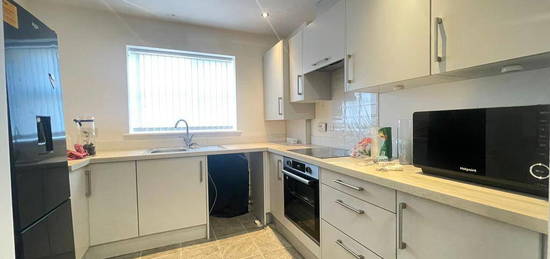 3 bedroom flat to rent