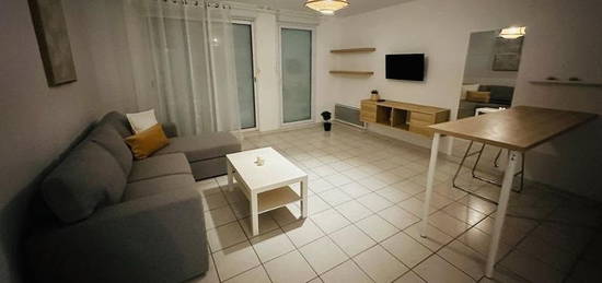 Studio meublé  à louer, 1 pièce, 33 m², Étage 5/5