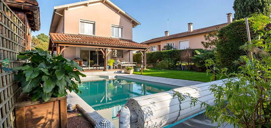 Maison avec piscine au cadre bucolique